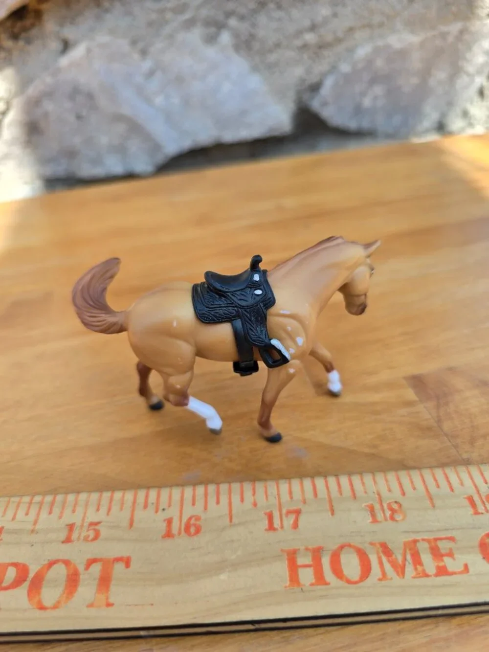 Breyer Stablemates 2 Western Saddles & Apricot Dun Horse